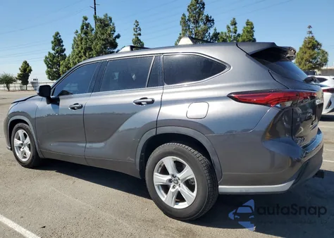 2020 Toyota Highlander L z USA, uszkodzony, nr VIN 5TDCZRAH8LS008960